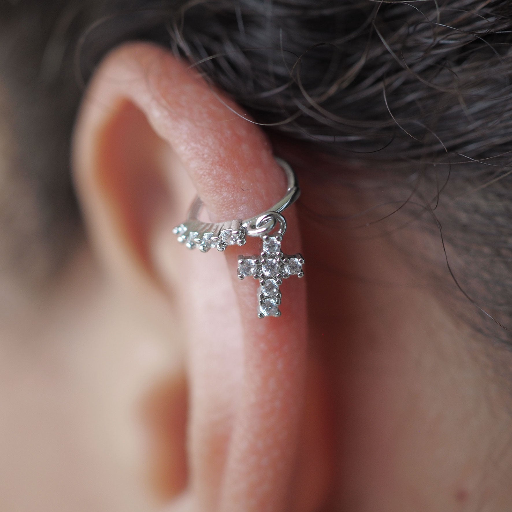 Damen Piercing Helix jetzt kaufen in unserem Onlineshop oder vor Ort in unserer Filiale in Basel